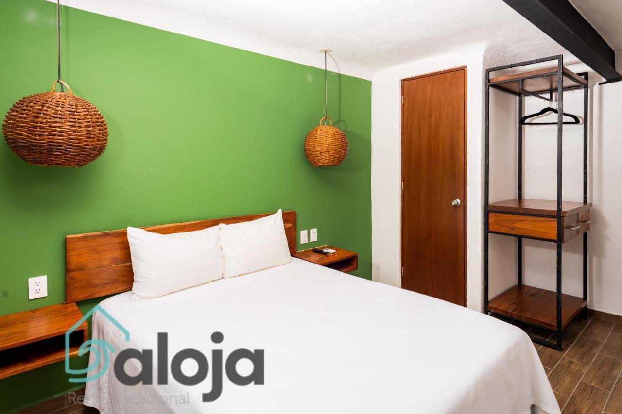 Vica Guest House Con Piscina En La Entrada De La Zona Hotelera Канкун Экстерьер фото